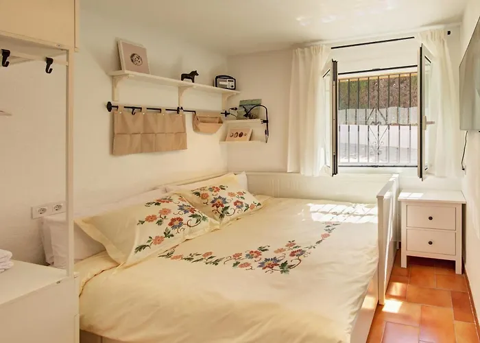 Portugal With Pool & Mountain View *