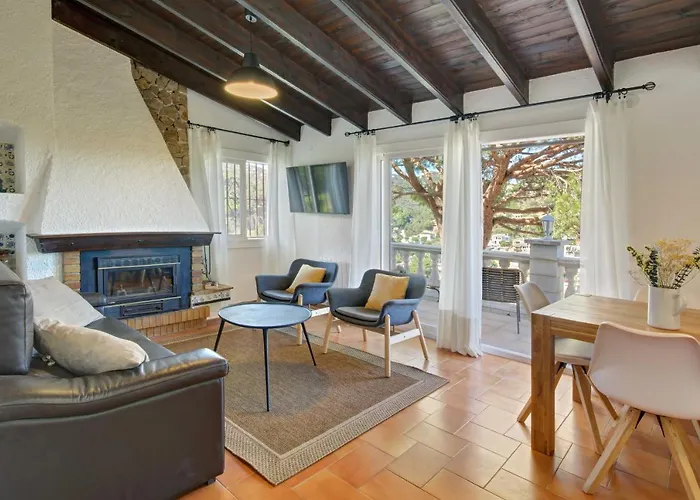 Portugal With Pool & Mountain View * Льорет-де-Мар