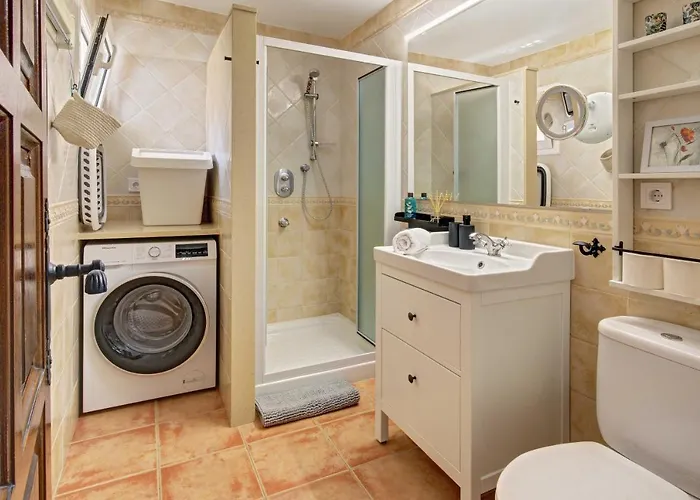 Portugal With Pool & Mountain View Willa Lloret de Mar