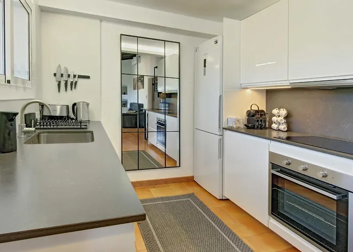 Portugal With Pool & Mountain View Вілла