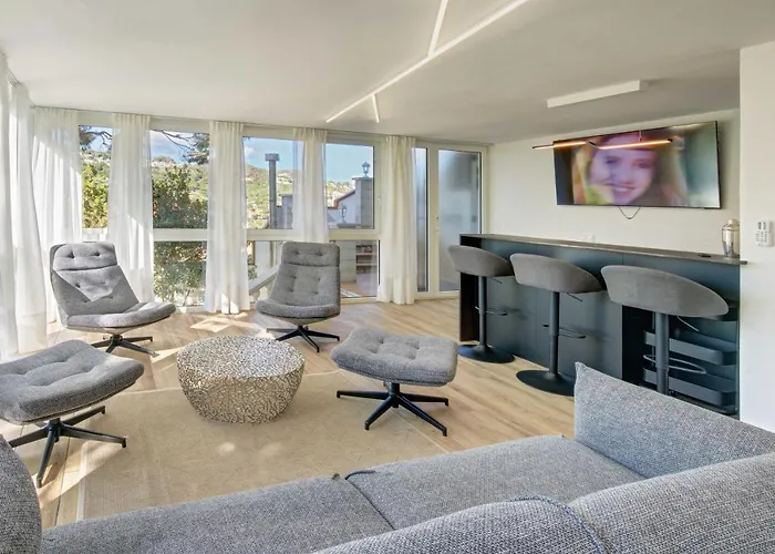 Willa Portugal With Pool & Mountain View Lloret de Mar